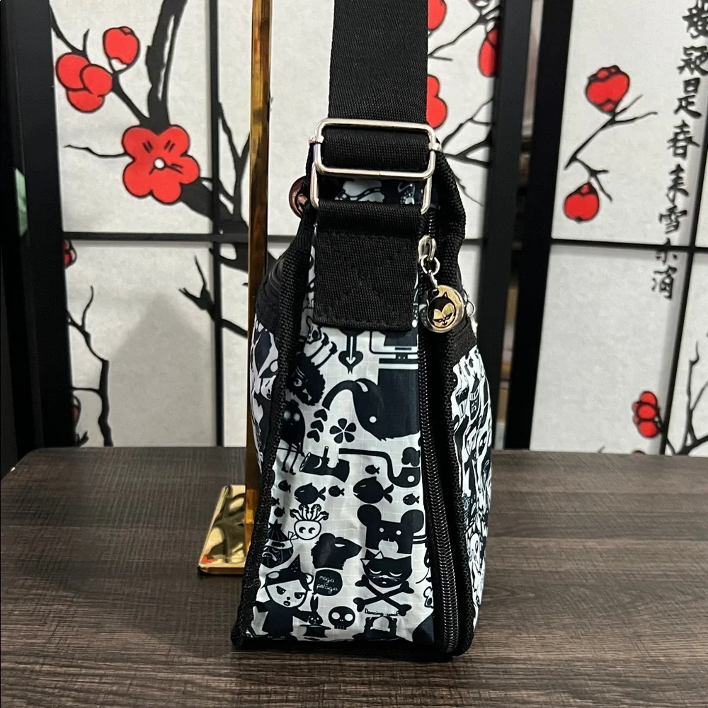SIPECUSA Black & White Nylon Patterned Crossbody Bag